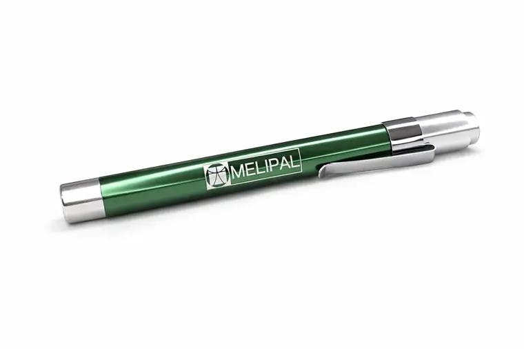 Linterna pupilar de uso médico